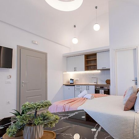 Santorini Villatzio Suites Mesaria Extérieur photo